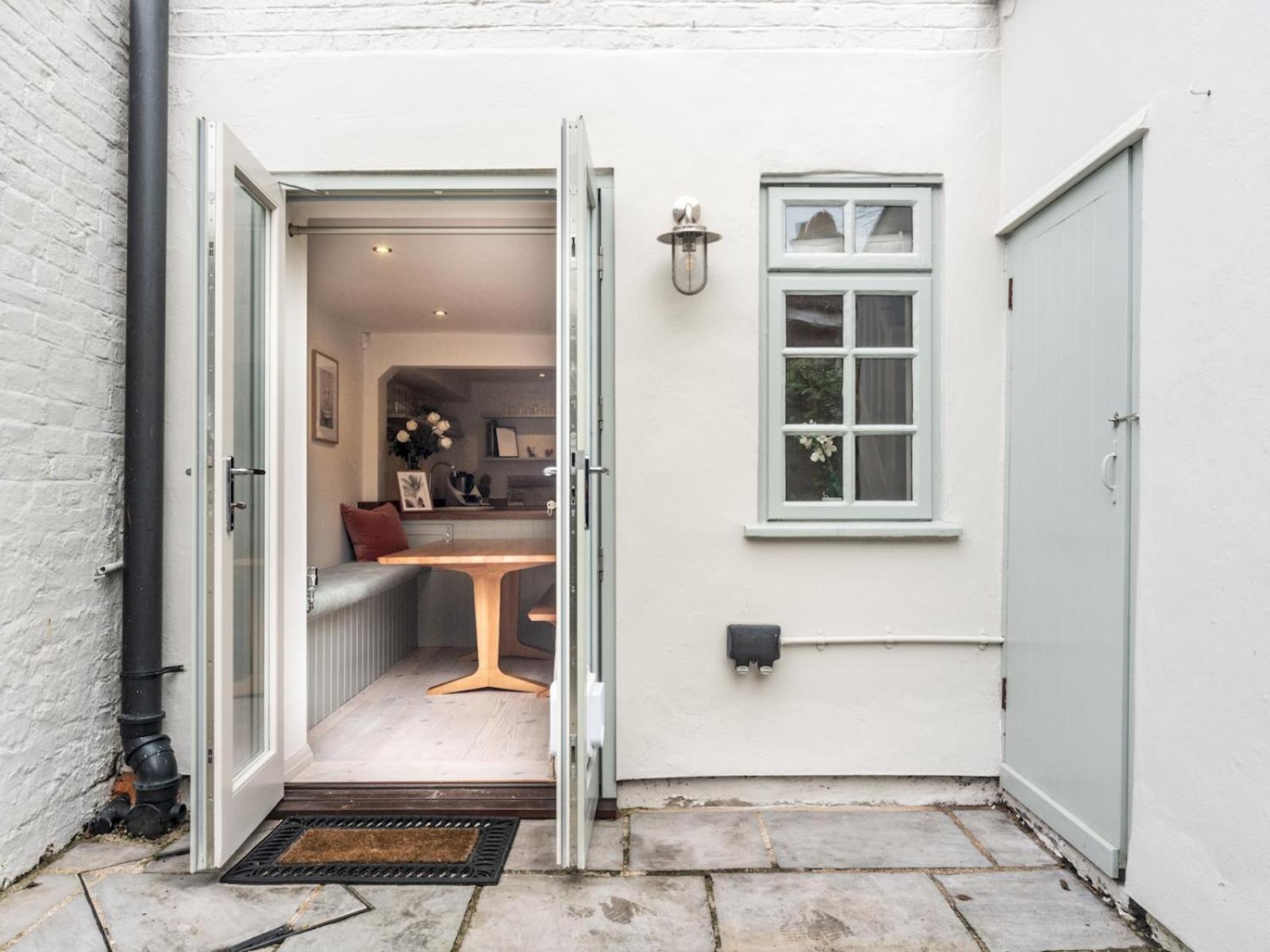 Ferienhaus Unique House In A Picturesque Greenwich Street Pass The Keys