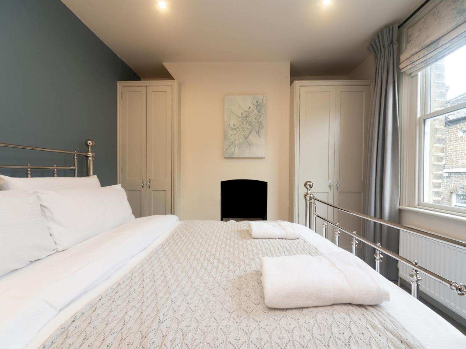 Ferienhaus Unique House In A Picturesque Greenwich Street Pass The Keys