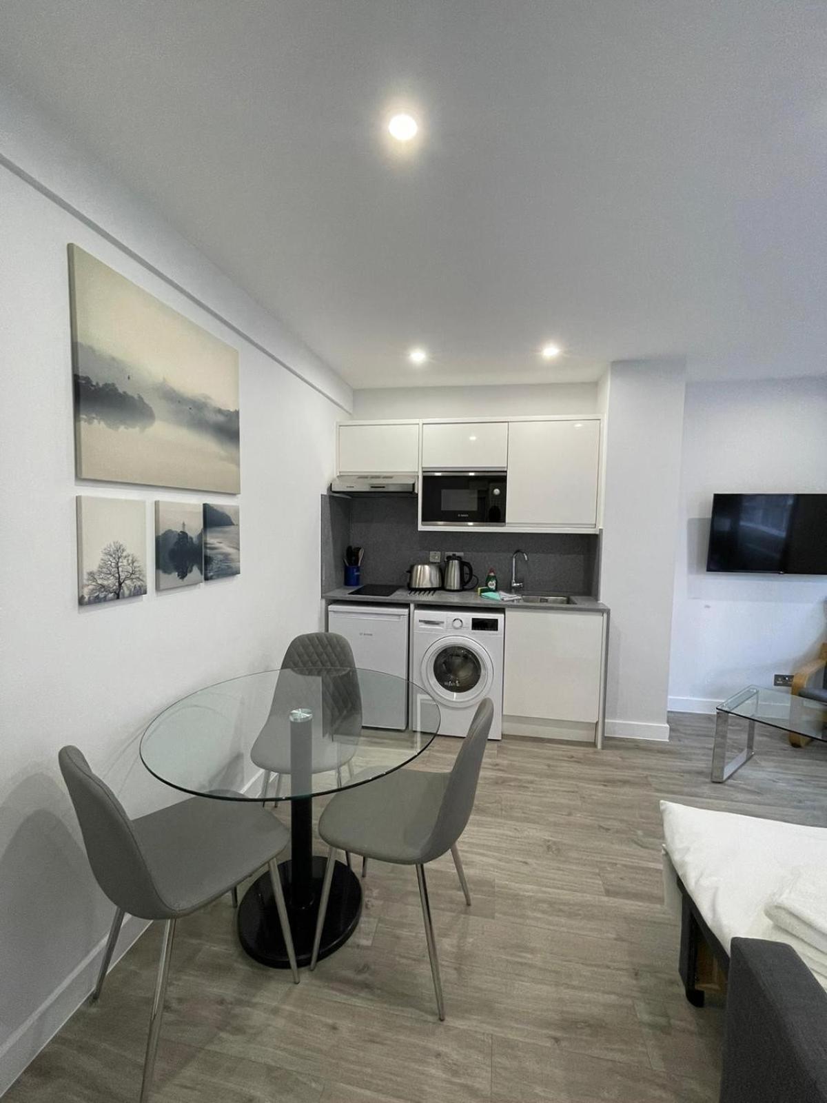 Chelsea Cloisters Serviced Apartment *