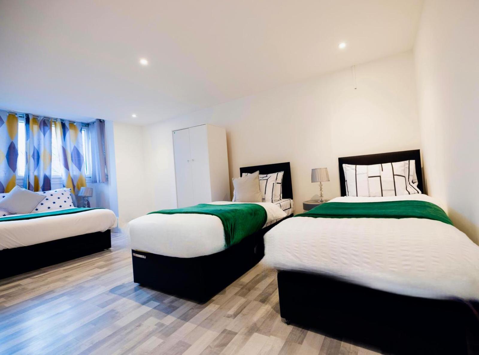 2 Bedrooms -parking-very Spacious-wifi Leilighet