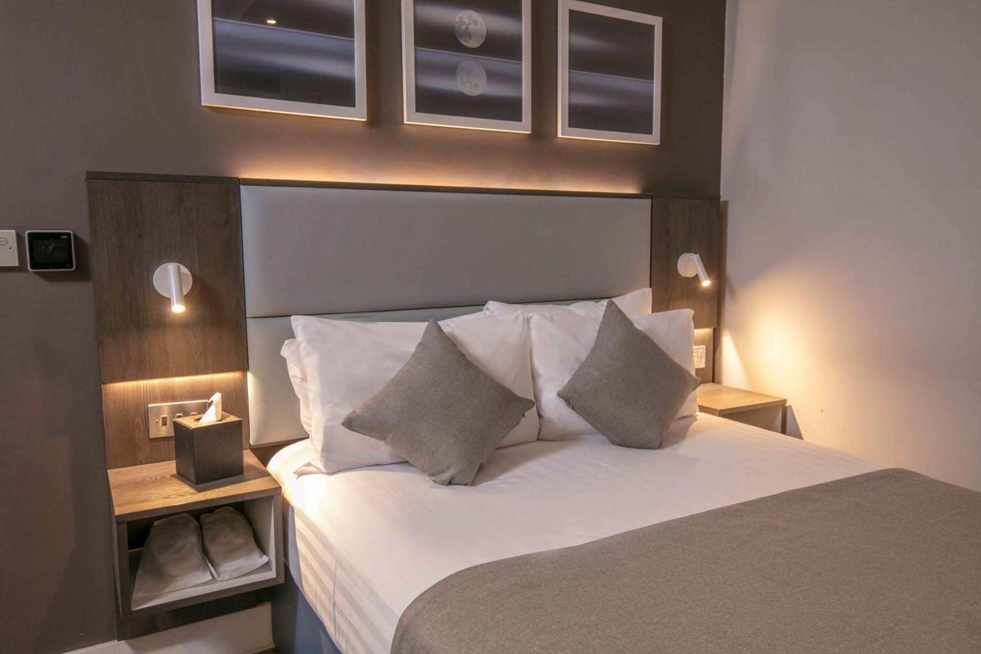 Western Vauxhall 4* London