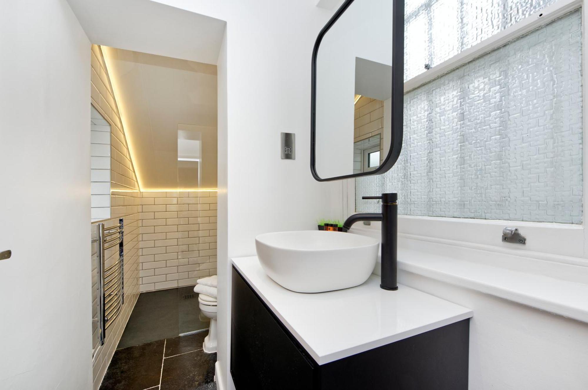 Beautiful Battersea Garden Flat By Underthedoormat Apartment London