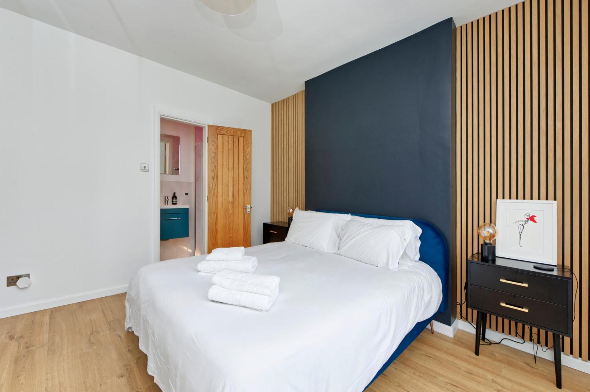 Beautiful Battersea Garden Flat By Underthedoormat