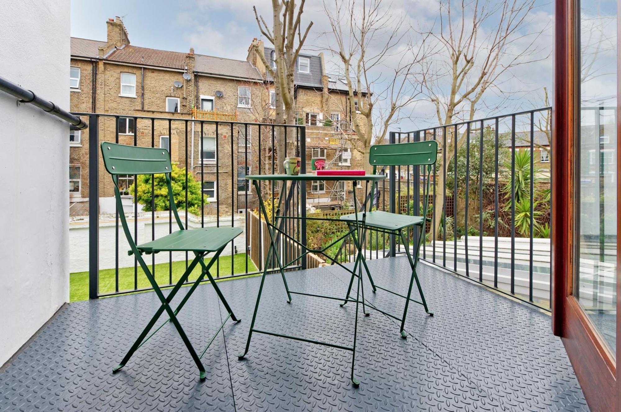 Apartment Beautiful Battersea Garden Flat By Underthedoormat *