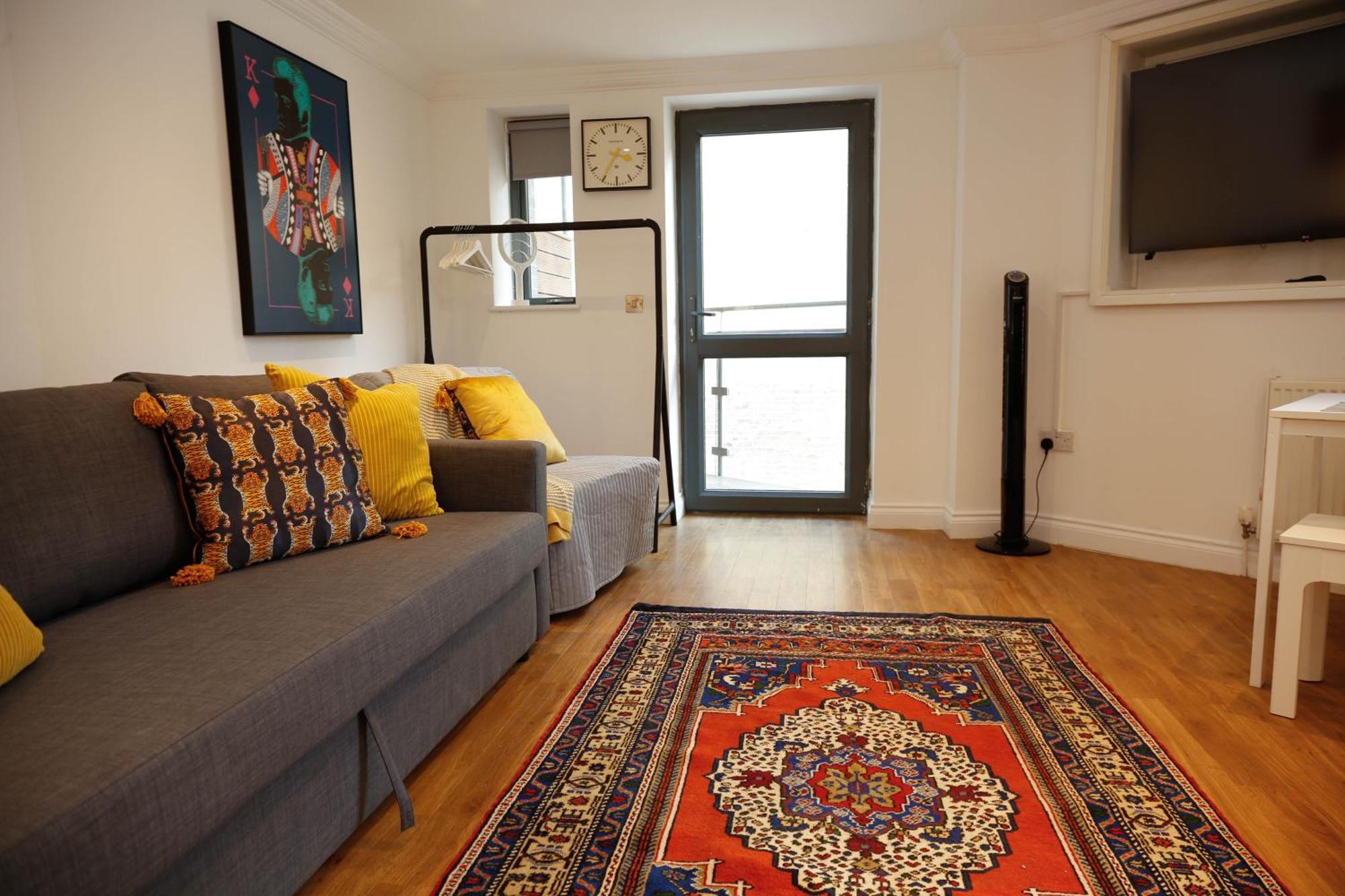 Leilighet New Luxury In Location Next To Shops, Cafes, Bars & Metro