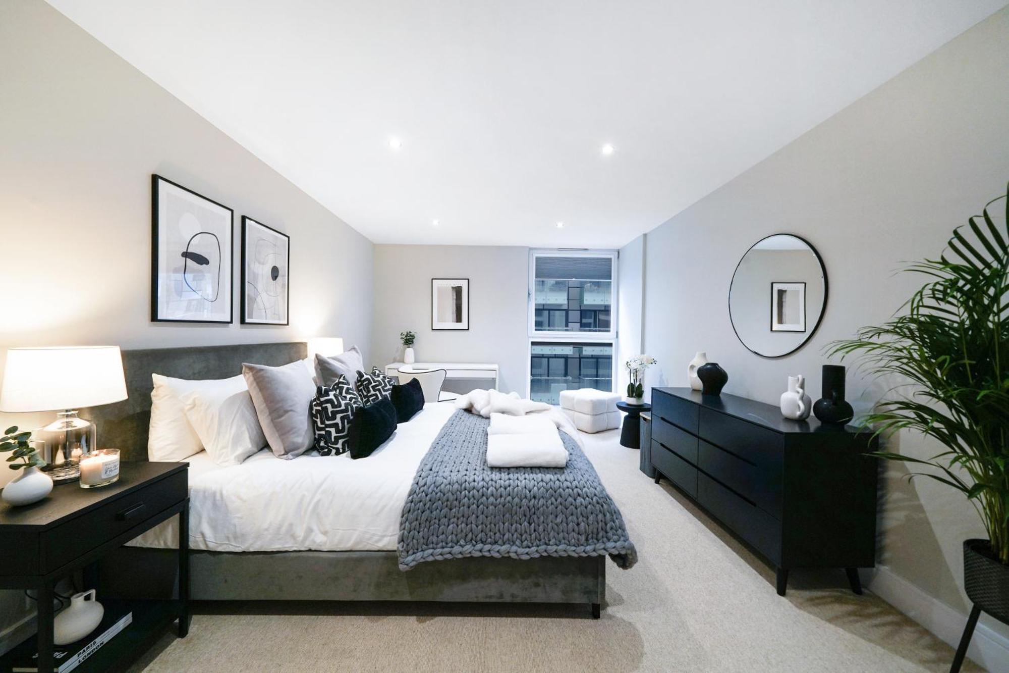 Leilighet Spacious 1 Bed Flat With Balcony Minutes Walk To Canary Wharf *