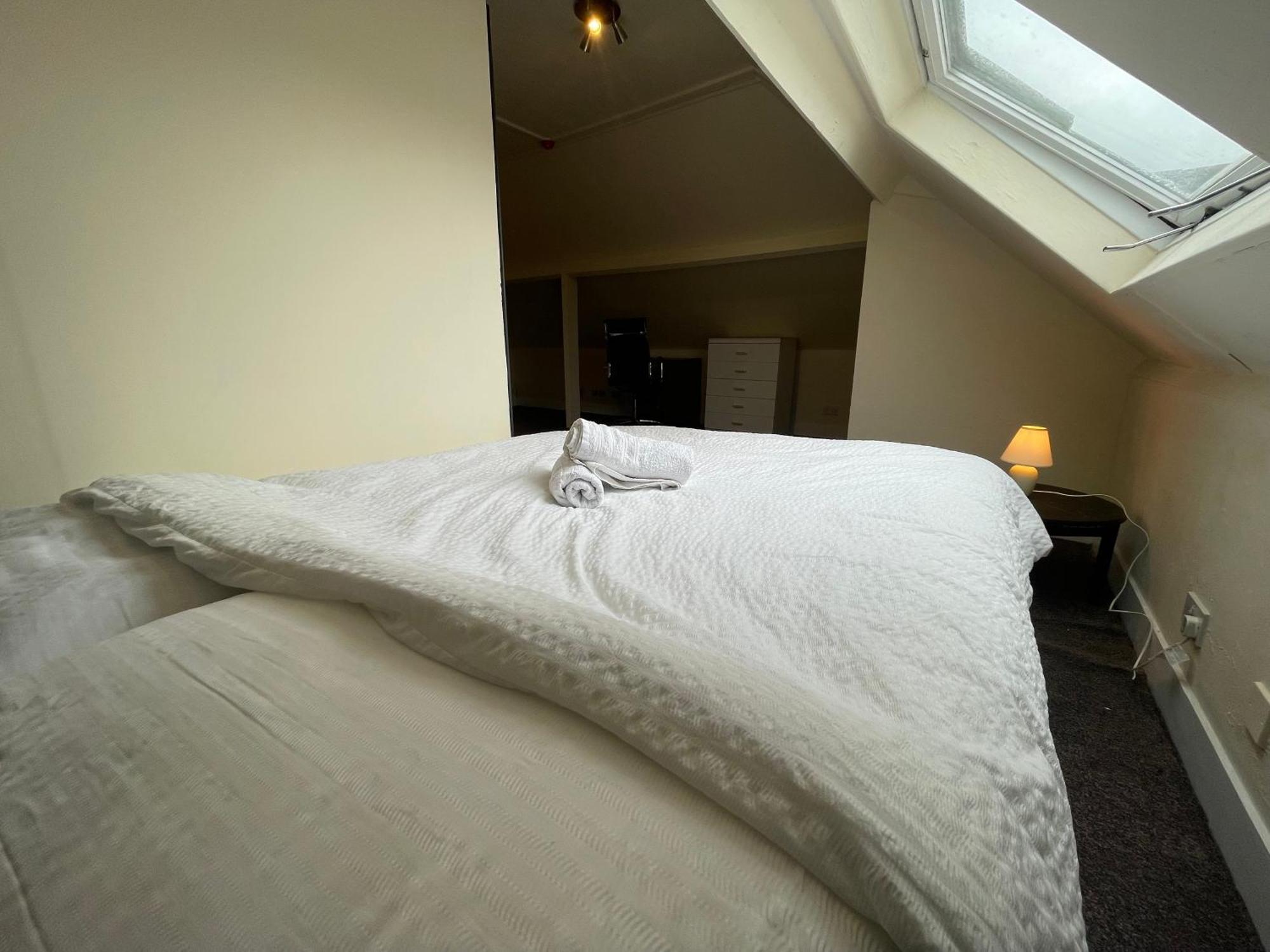 With Private Bathroom And Shared Kitchen Privat overnatting London