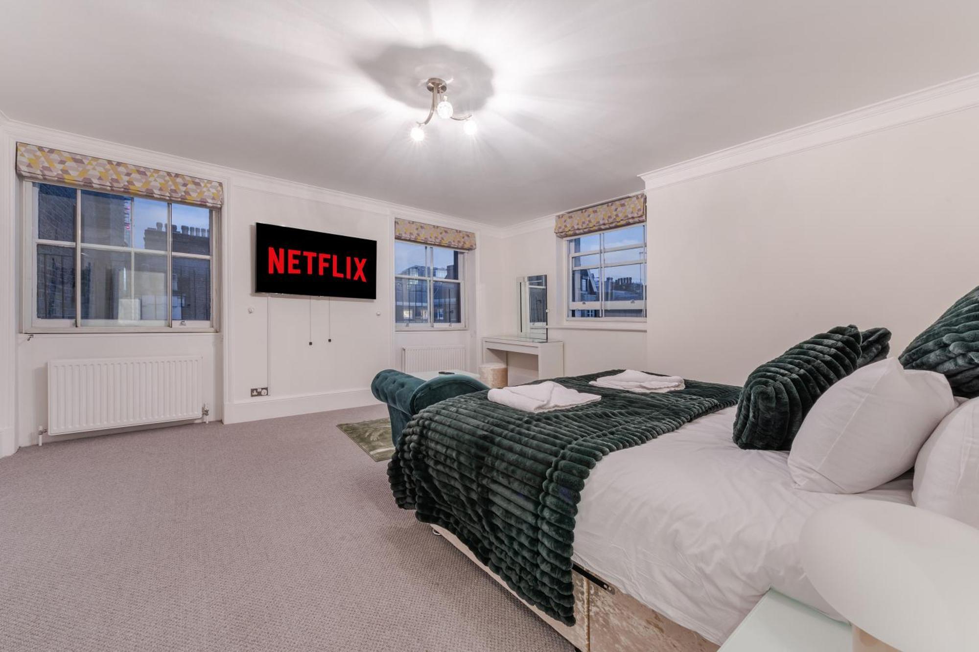Modern Luxury 3bed 3bathroom Retreat 6hs