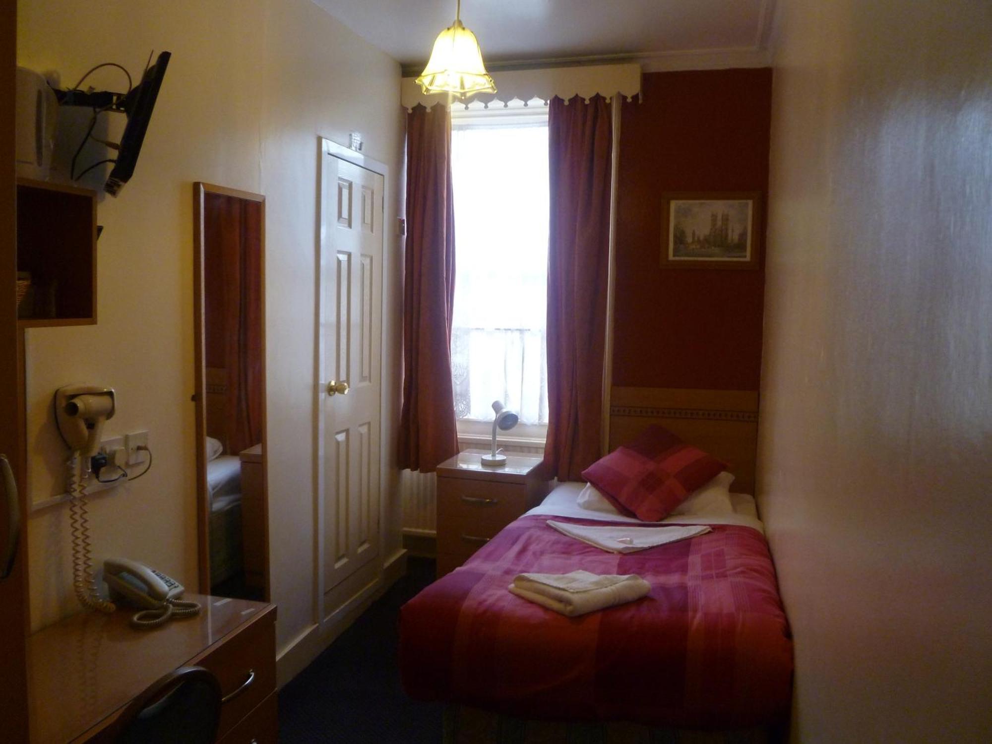 Guest house Grenville House 2*