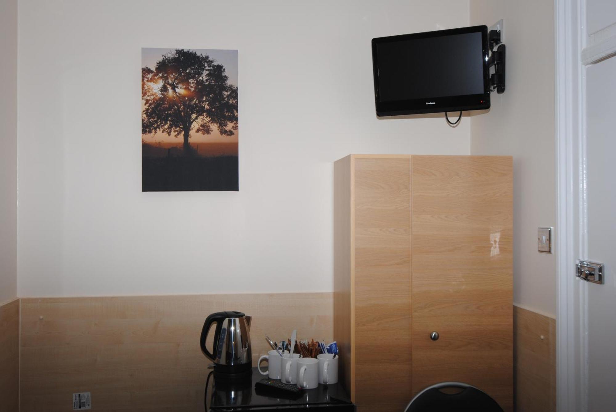 Hotel Tony's House 2*