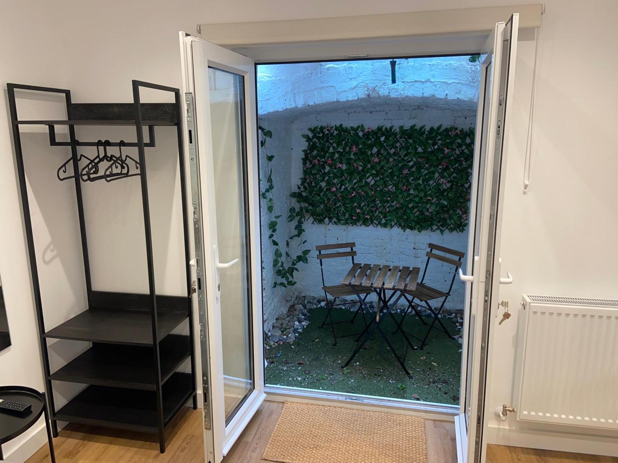 Gasthof Kensington With Private Garden & Bathroom *