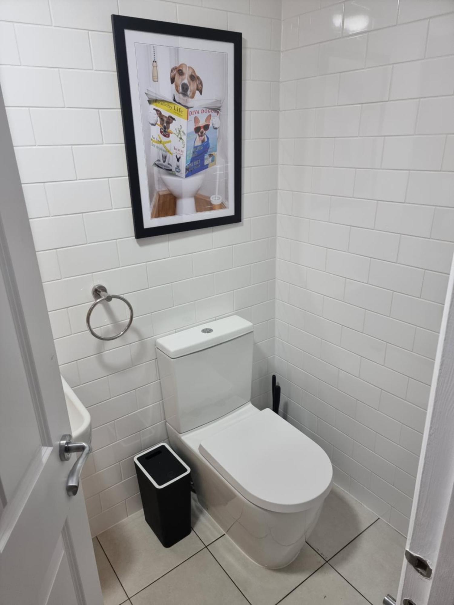 Entire Ground Floor Flat, Free Off-street Parking And Large Garden London