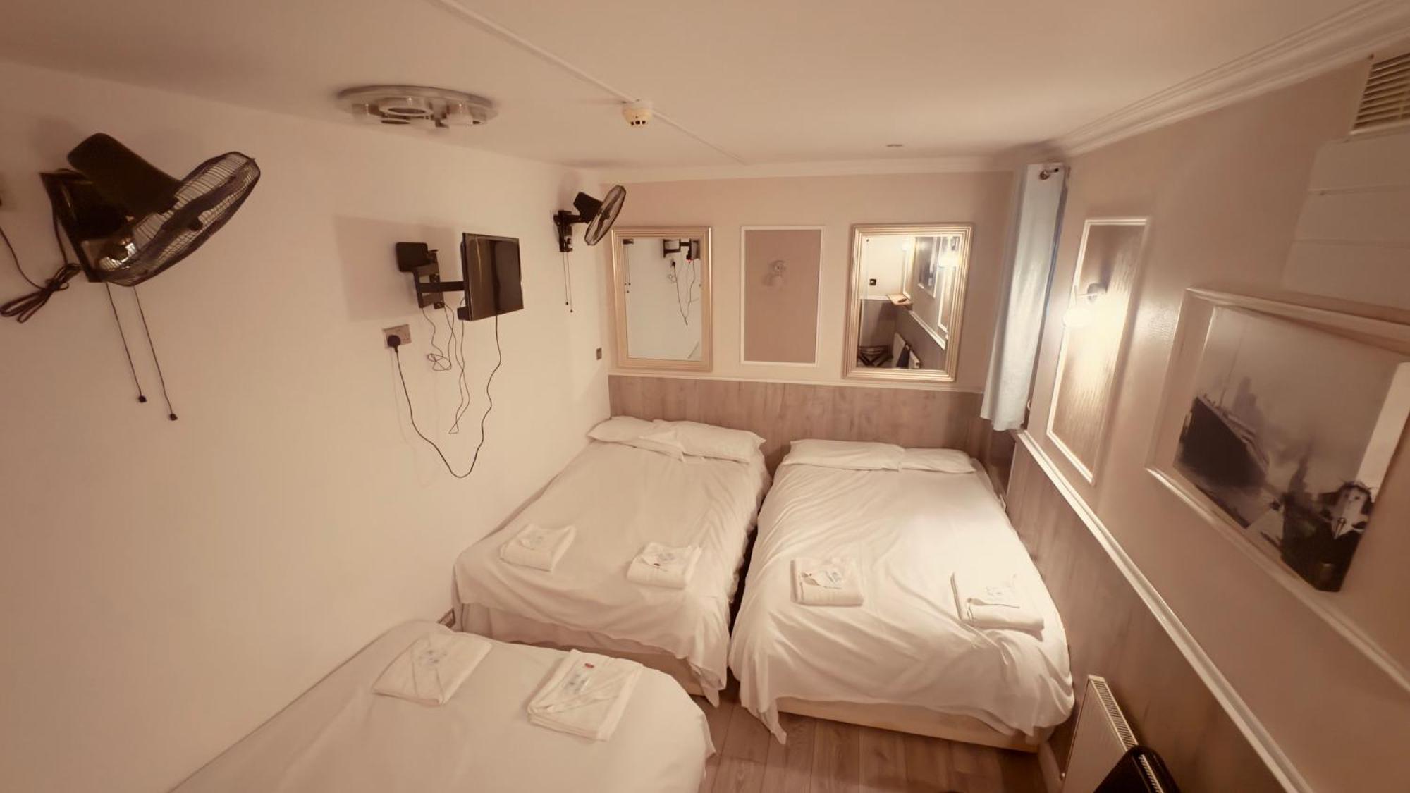 Earls Court 2* London