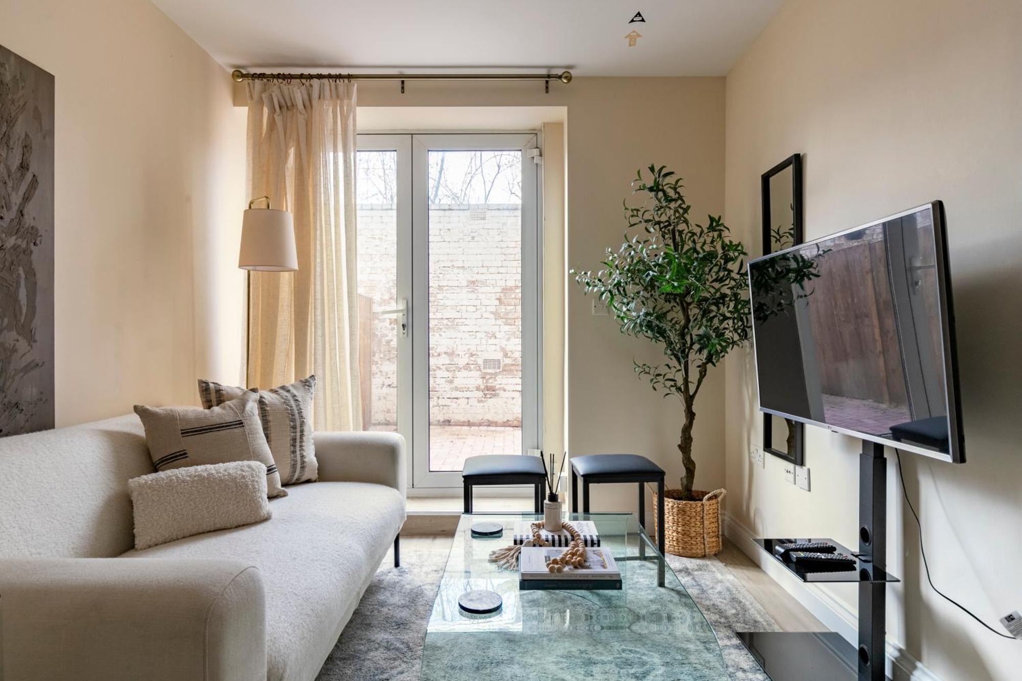 North - One Bed Flat- Entire Unit Apartment *