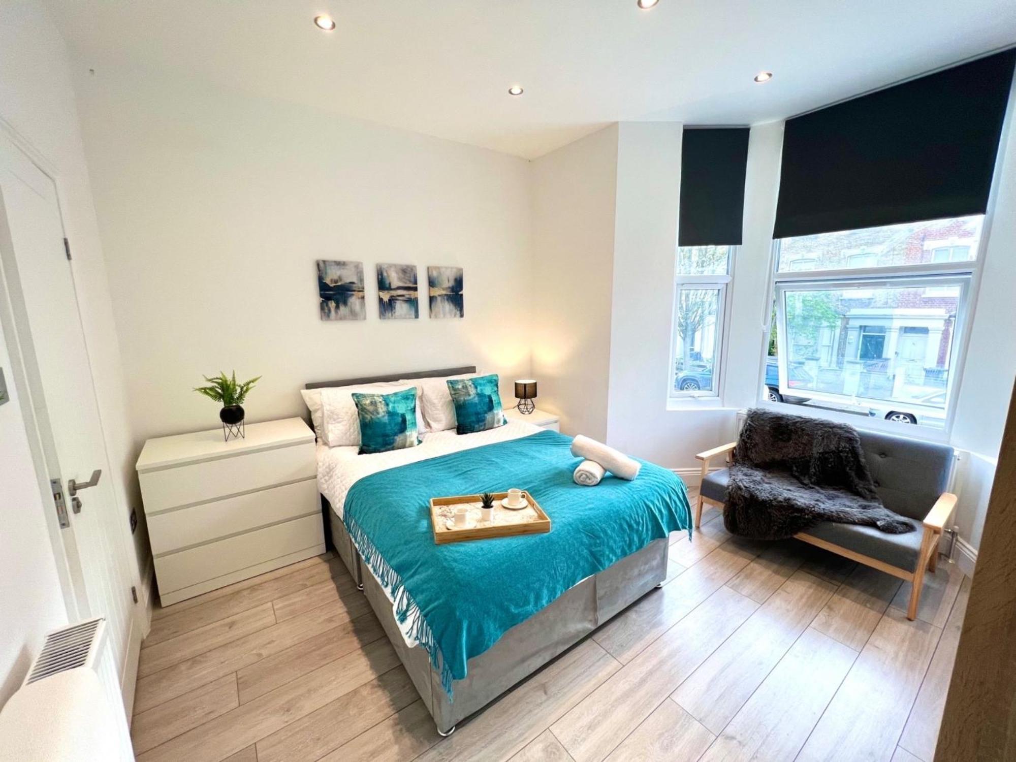 Holiday home Two Bedroom By Dashh Short Lets & Serviced In Shepherds Bush With Free Wifi London