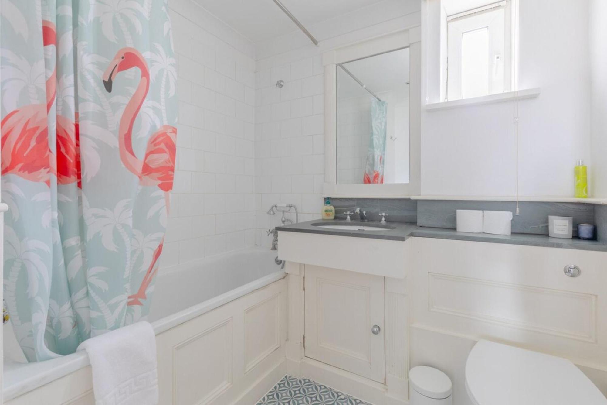 Scandi-style 2bd Maisonette Wgarden Brick Lane! * Londen