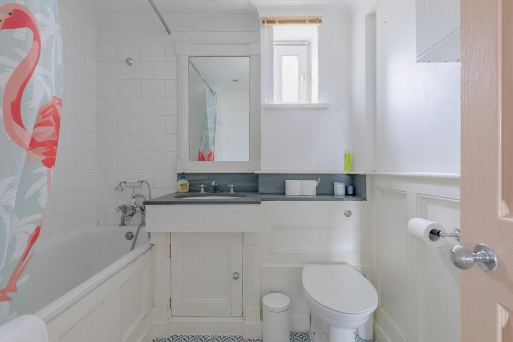 Scandi-style 2bd Maisonette Wgarden Brick Lane! * Londen