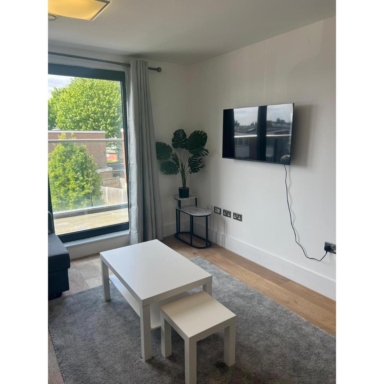 Spacious 1 Bedroom Flat In Kilburn Park F55 Appartement Londen