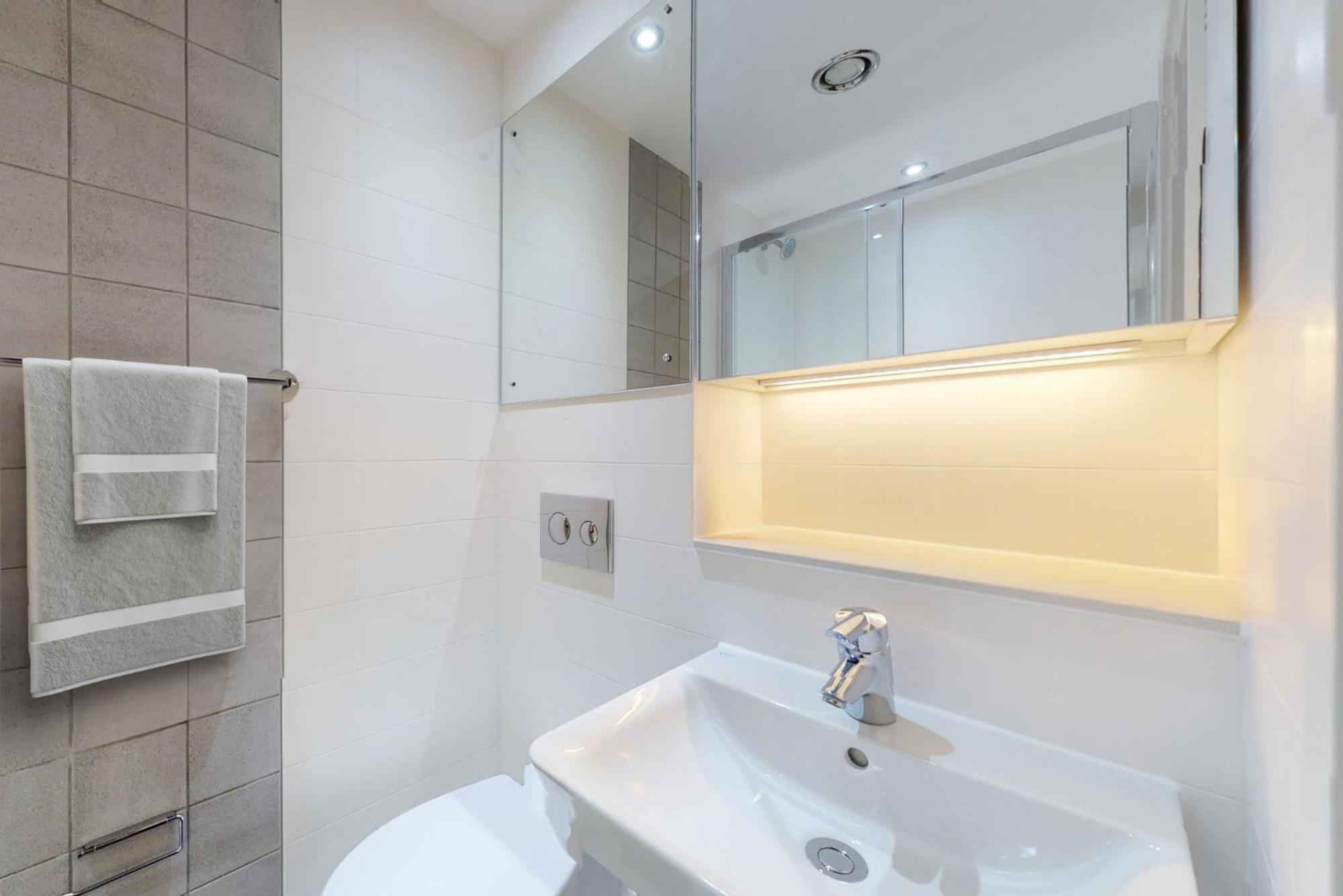Apartment Chapter Ealing: With Tube Station Access