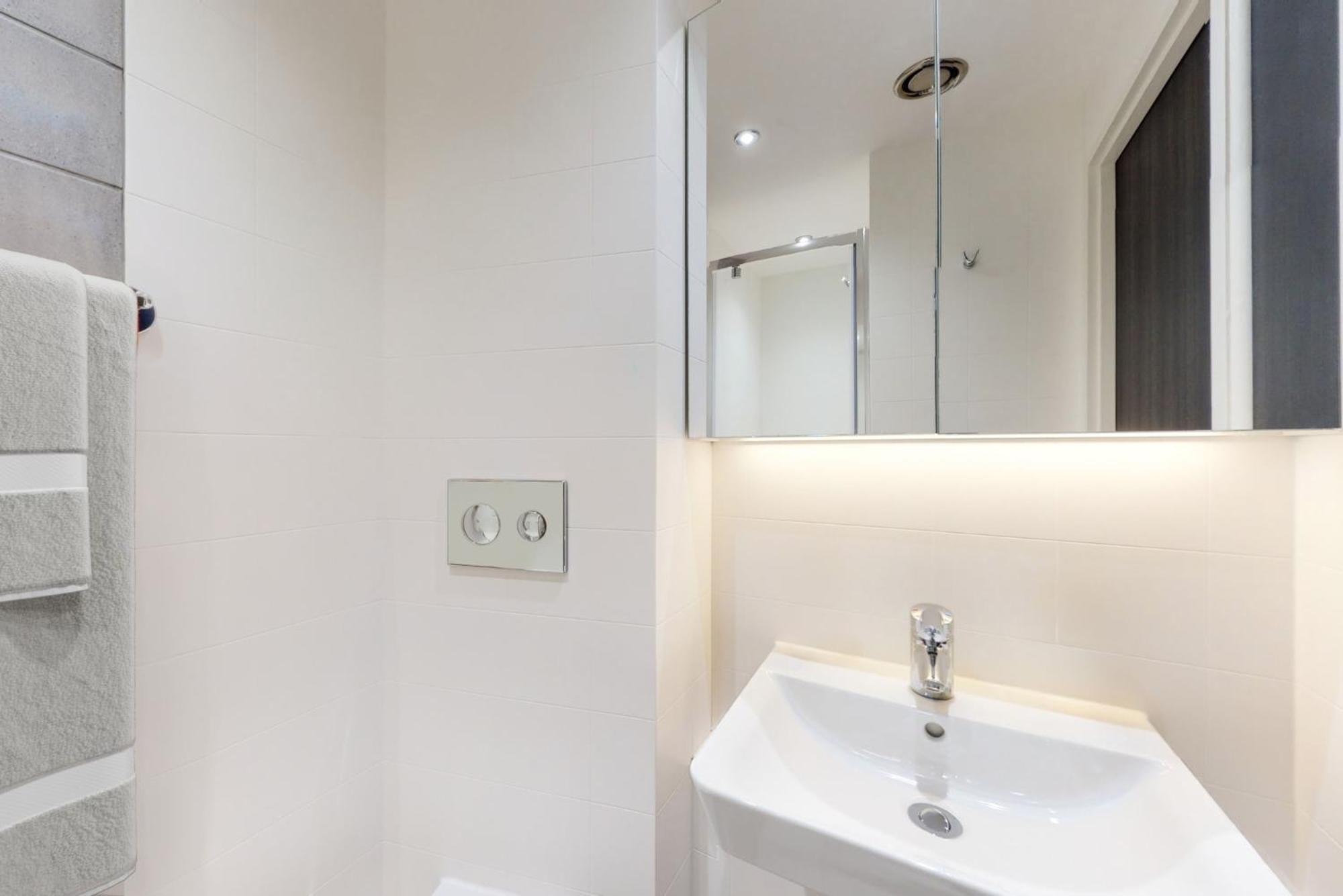 Chapter Ealing: With Tube Station Access Apartment London