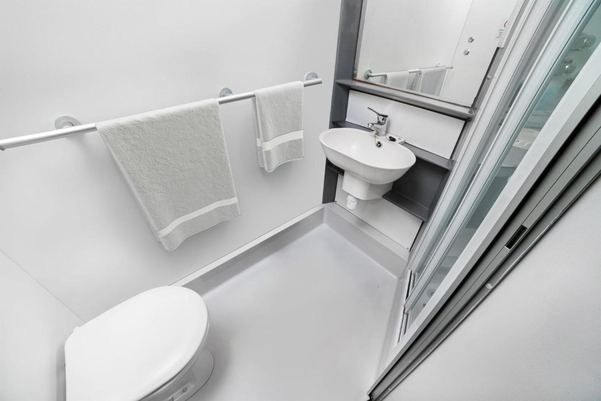 Apartment Chapter Ealing: With Tube Station Access *