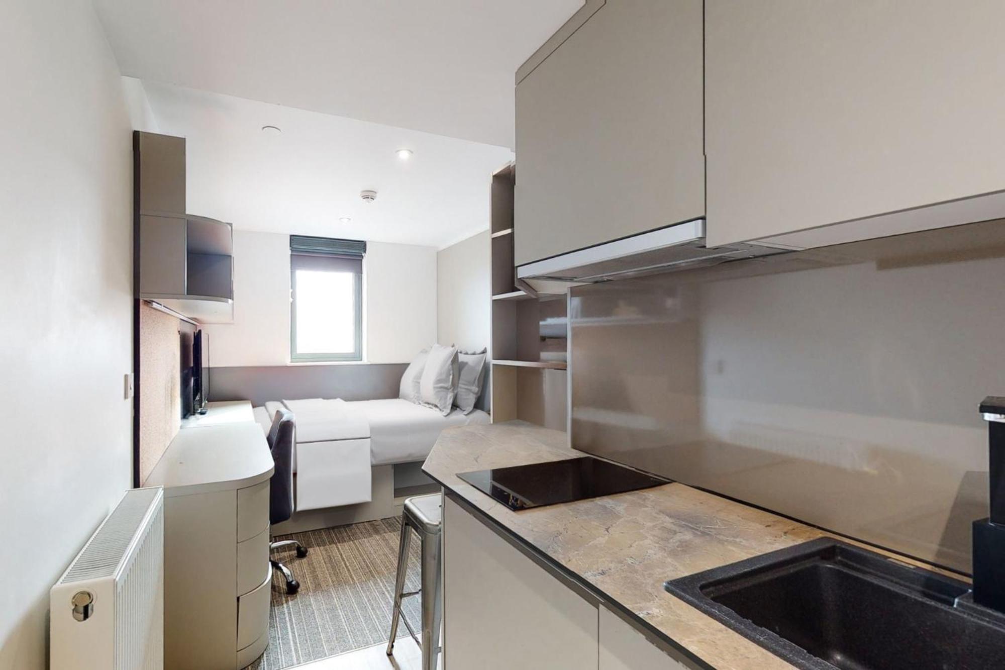 Chapter Ealing: With Tube Station Access Apartment