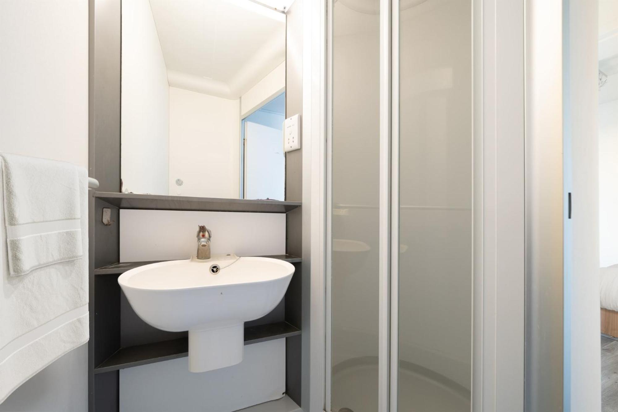 Apartment Modern And Private Bedrooms With Shared Kitchen At Chapter Islington In For Students Only