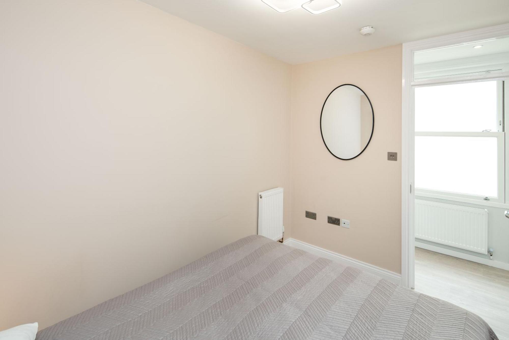 Apartment Tranquil Trio Bedrooms London