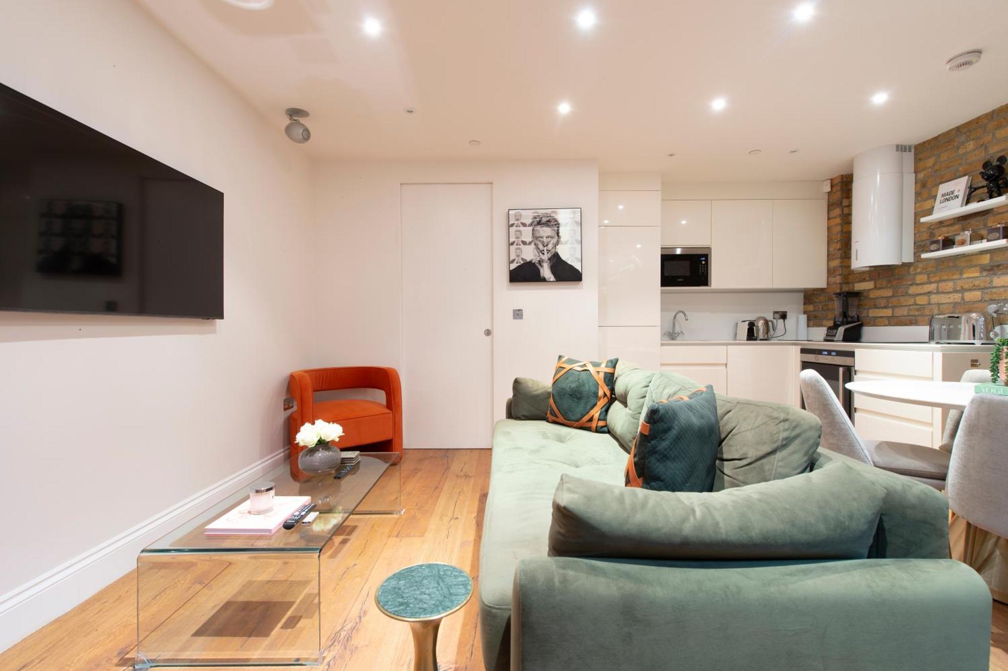 Apartment Soho Harmony Haven: Chic 2-bed, 2-bath Urban Retreat