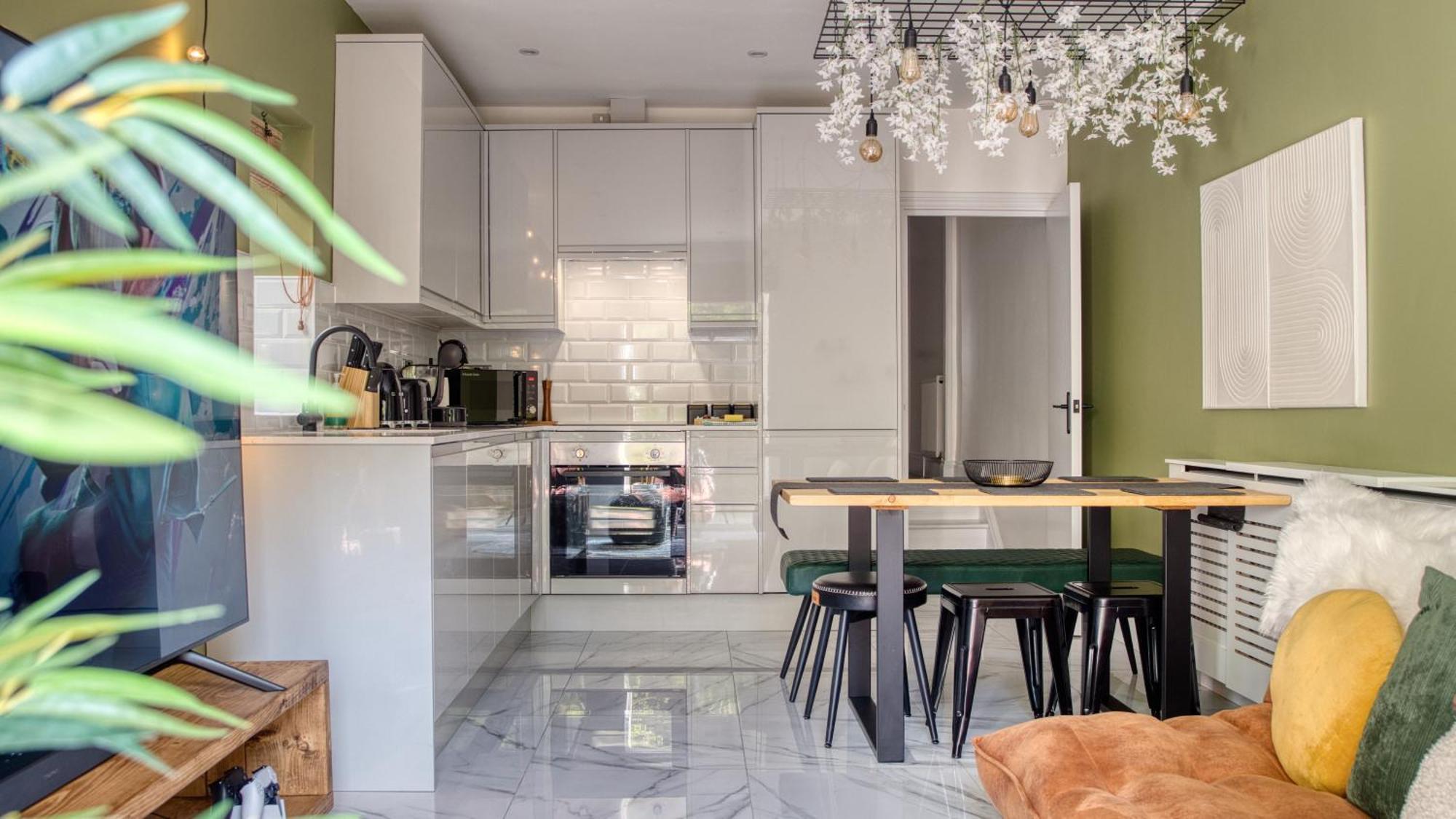 Hammersmith - Hot Tub, Cinema & Gaming Leilighet London