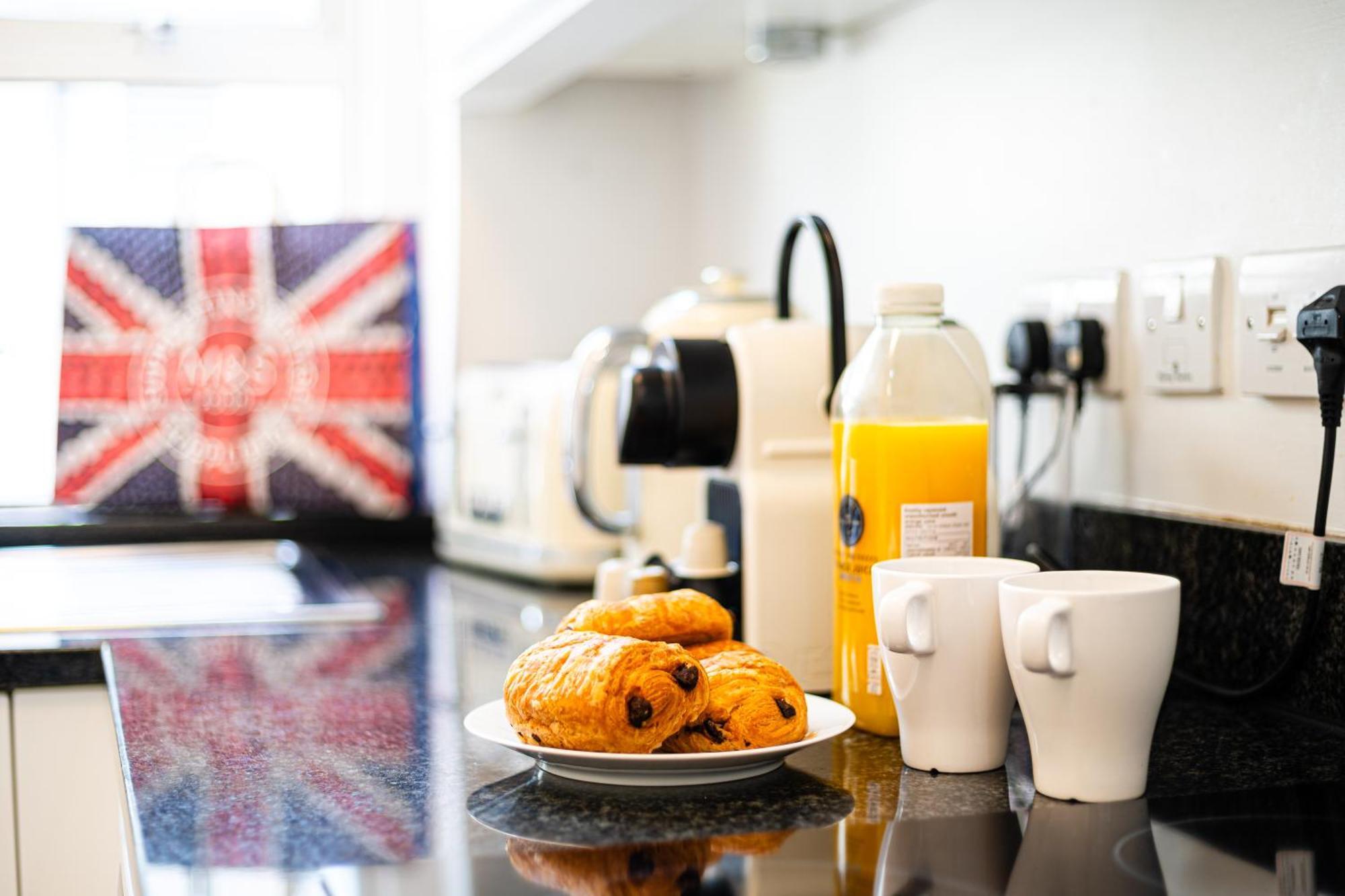 Selfridges Parkside Haven - 2 Bedroom Apartment Apartment London