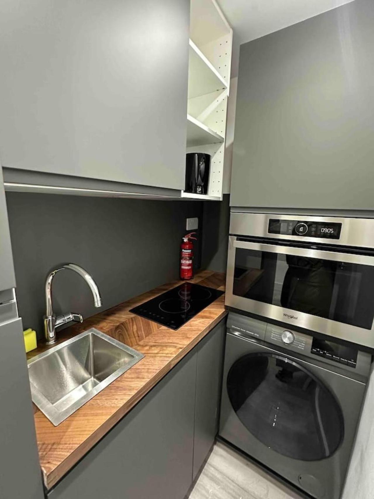 Zone 1 * London