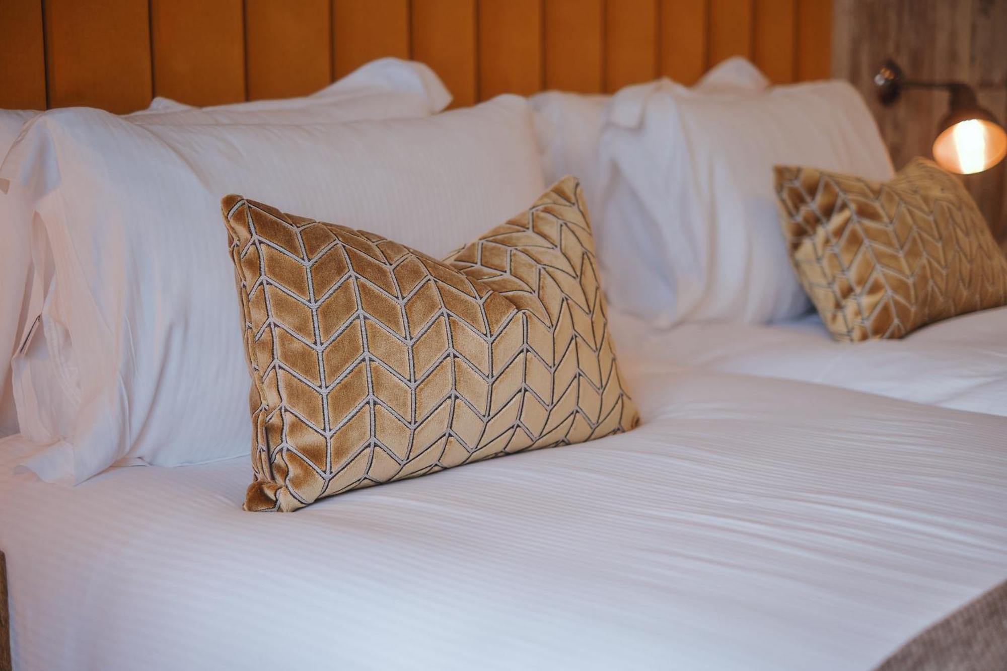 Inn The Black Lion Pub & Boutique London