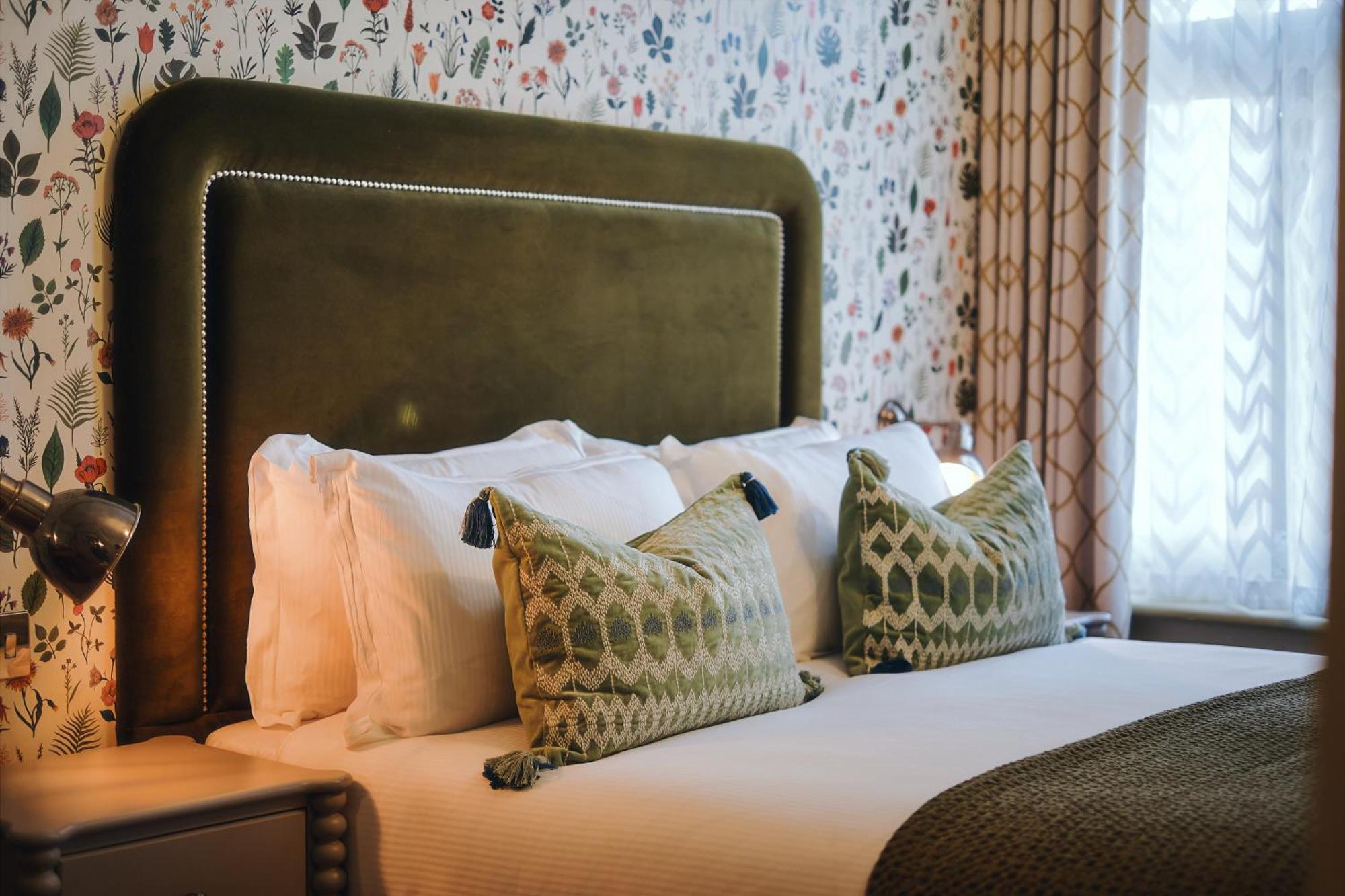 The Black Lion Pub & Boutique 3* London
