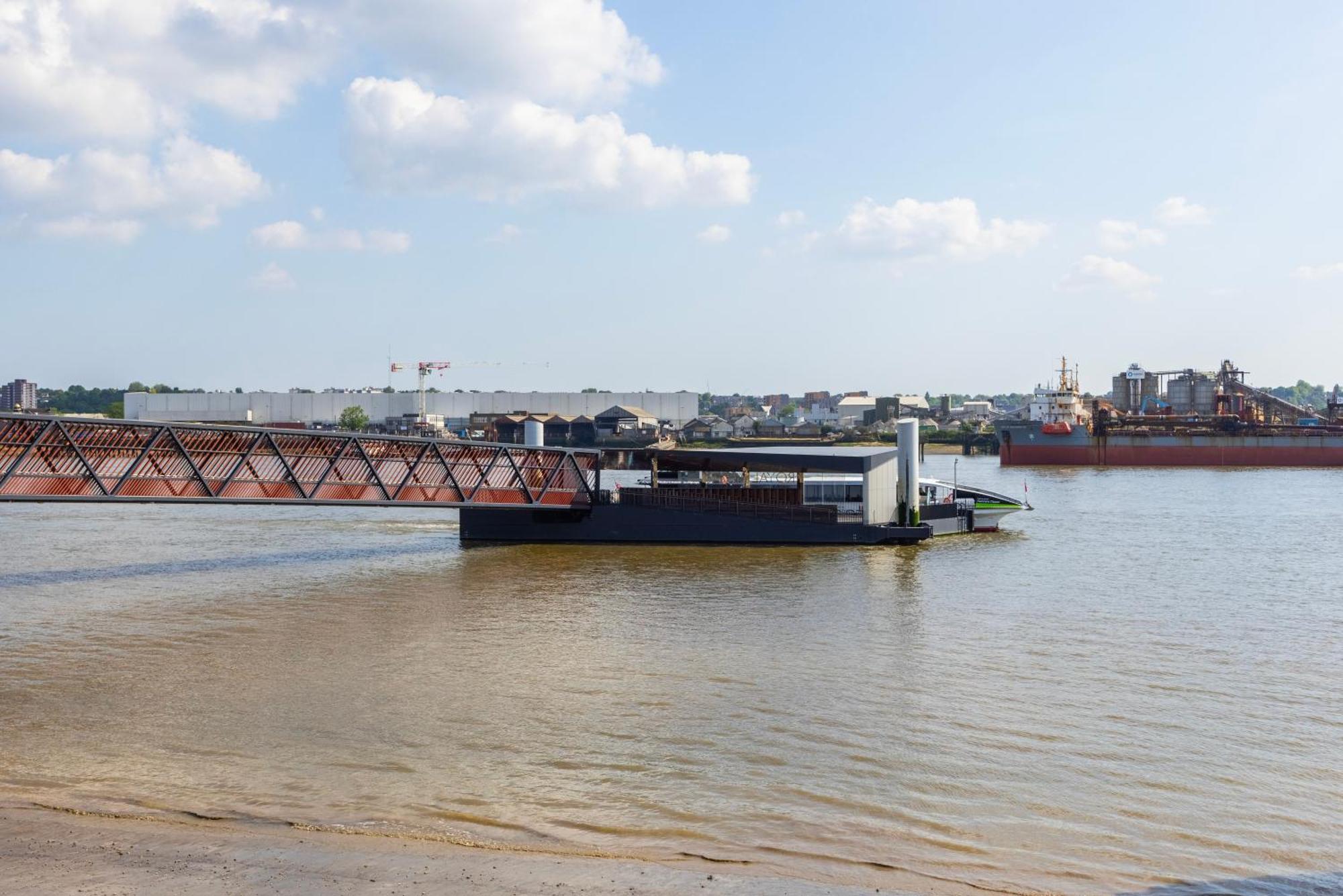 Appartement Austin David Royal Wharf Londen