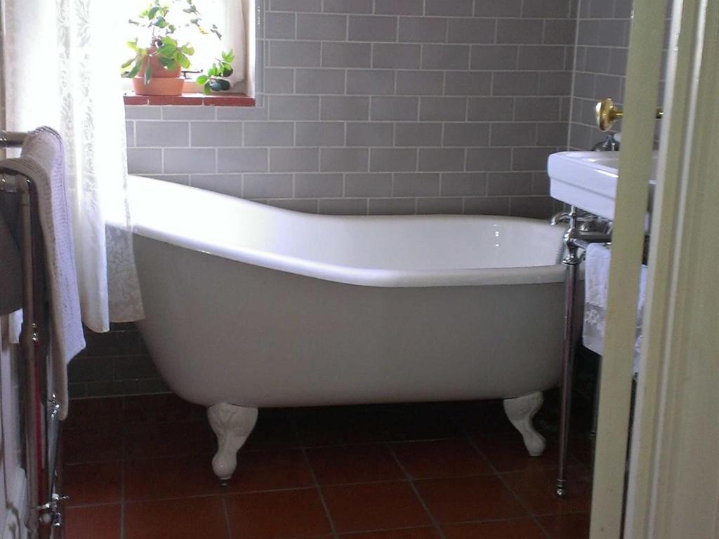 Iolanthe Bed & Breakfast 4*