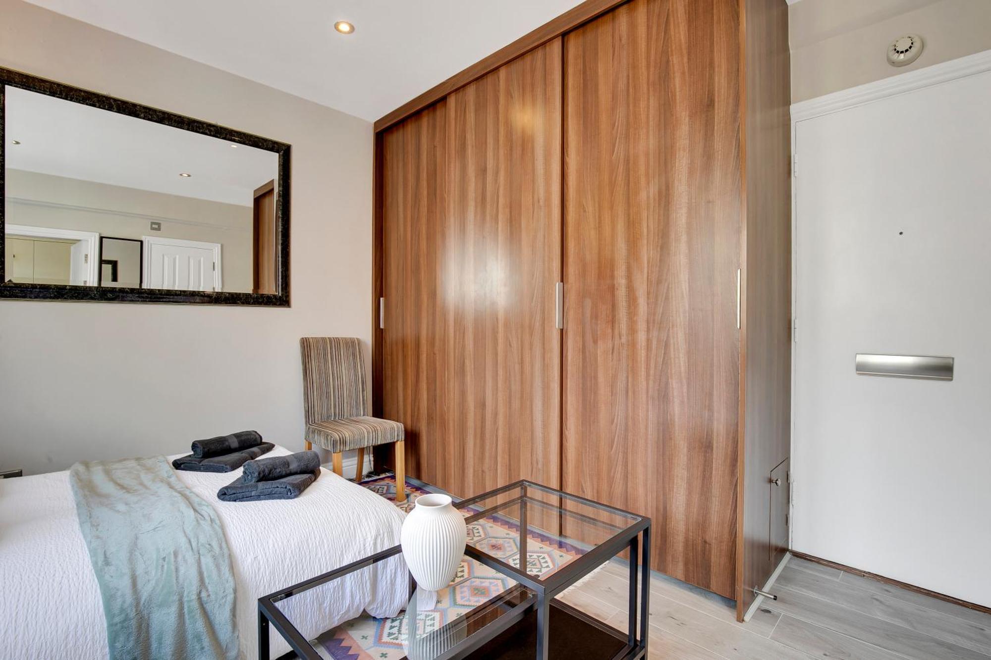 Apartment Chelsea Cloisters Studio By Eagle London