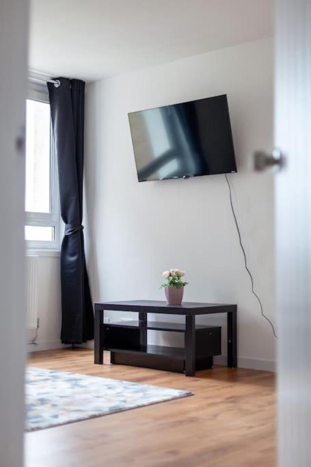 Apartamento Modern Living In Stylish 3-bed Flat *