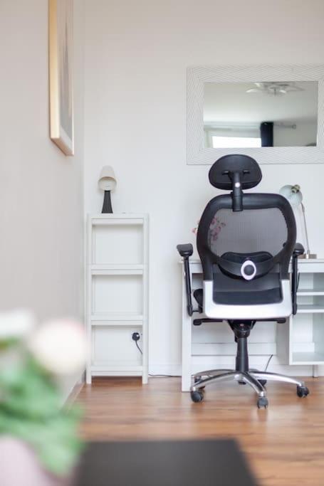 Modern Living In Stylish 3-bed Flat * Londres