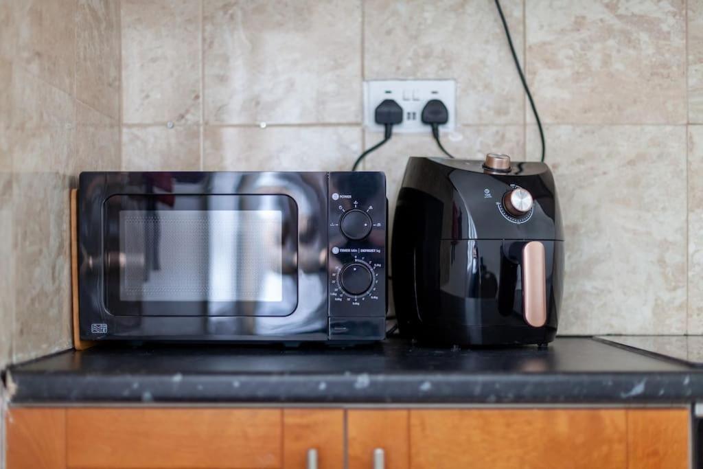 Modern Living In Stylish 3-bed Flat Apartamento *