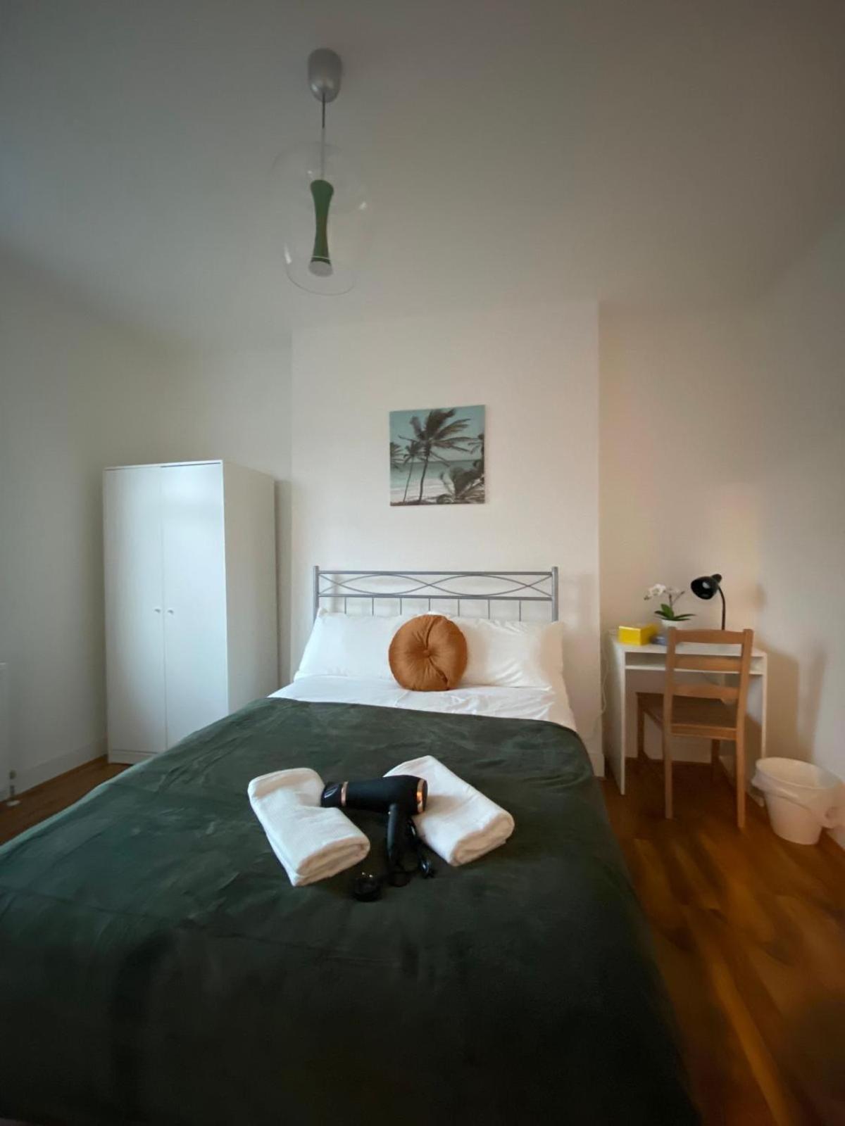 Comfy Private Bedrooms Across The Euston Station Londen
