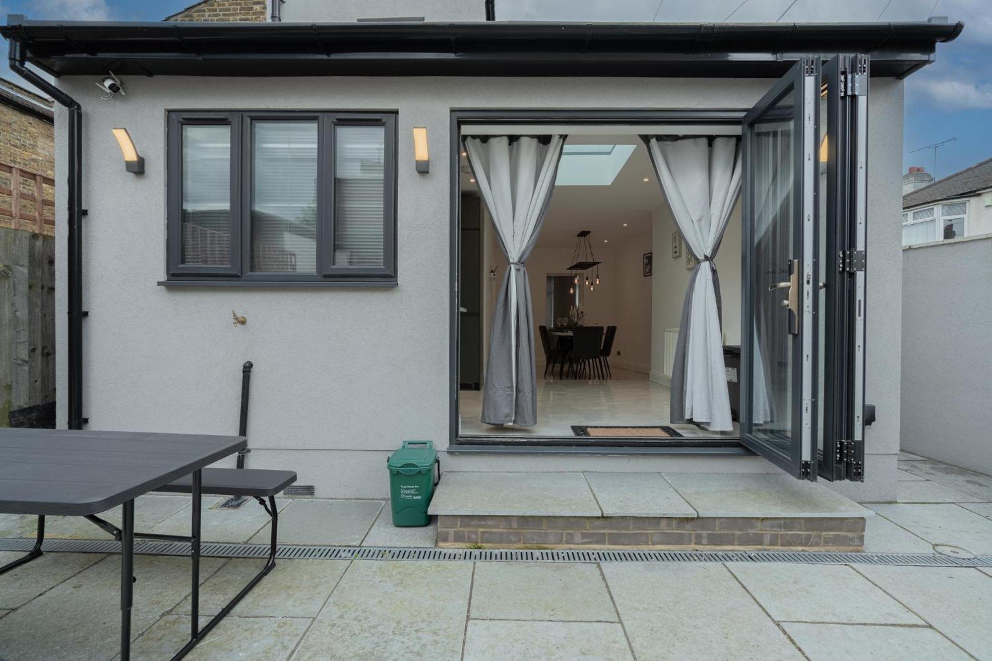 Stunning 3 Bd House-tottenham Hotspur Stadium-parking And Wifi Free Feriehus