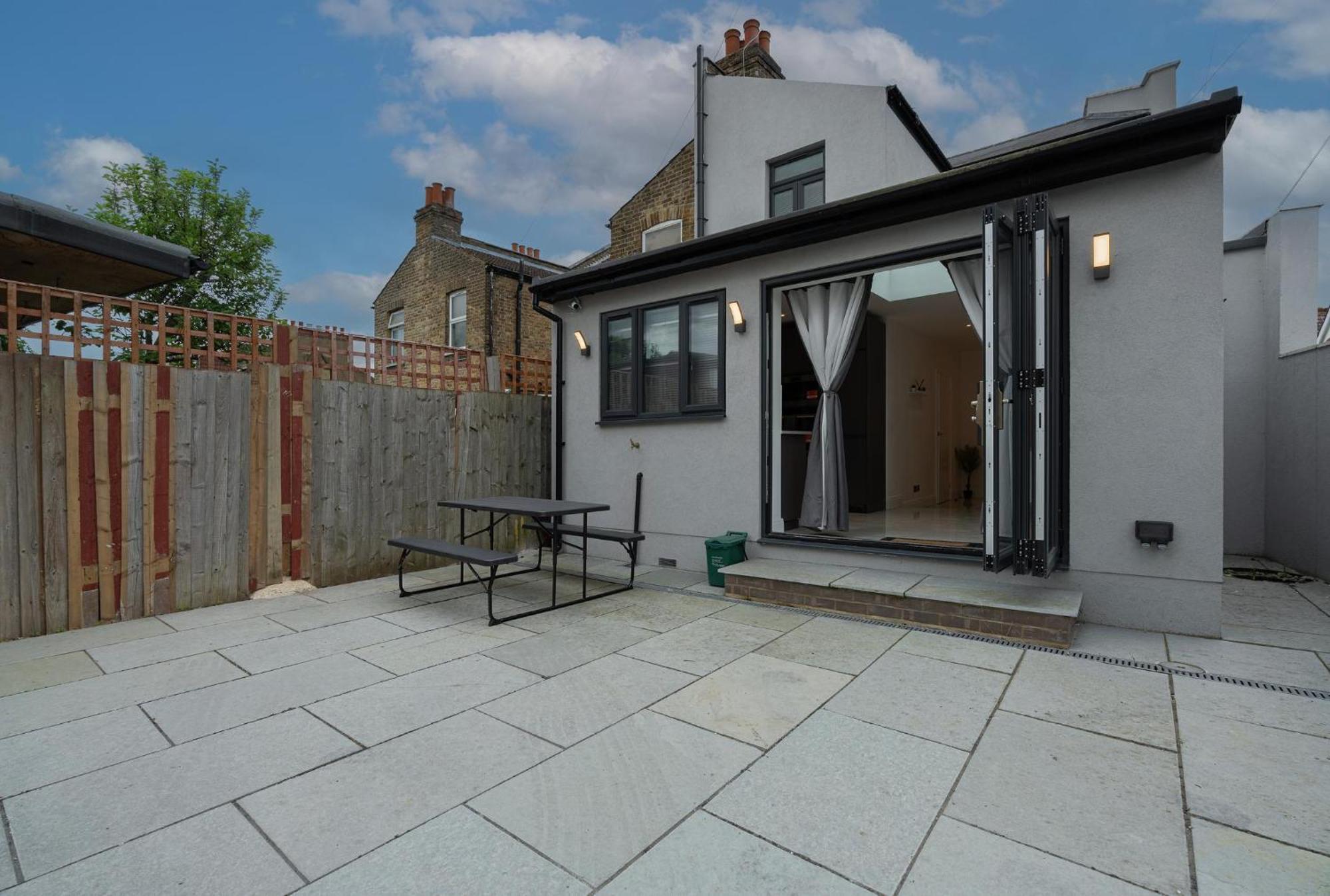 Stunning 3 Bd House-tottenham Hotspur Stadium-parking And Wifi Free Feriehus London