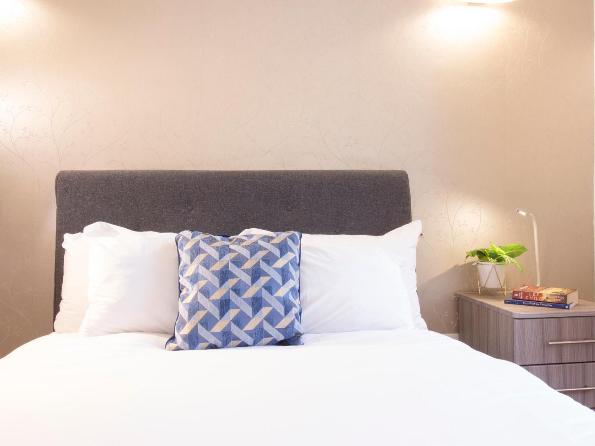 Thames Residences Hyde Park * London