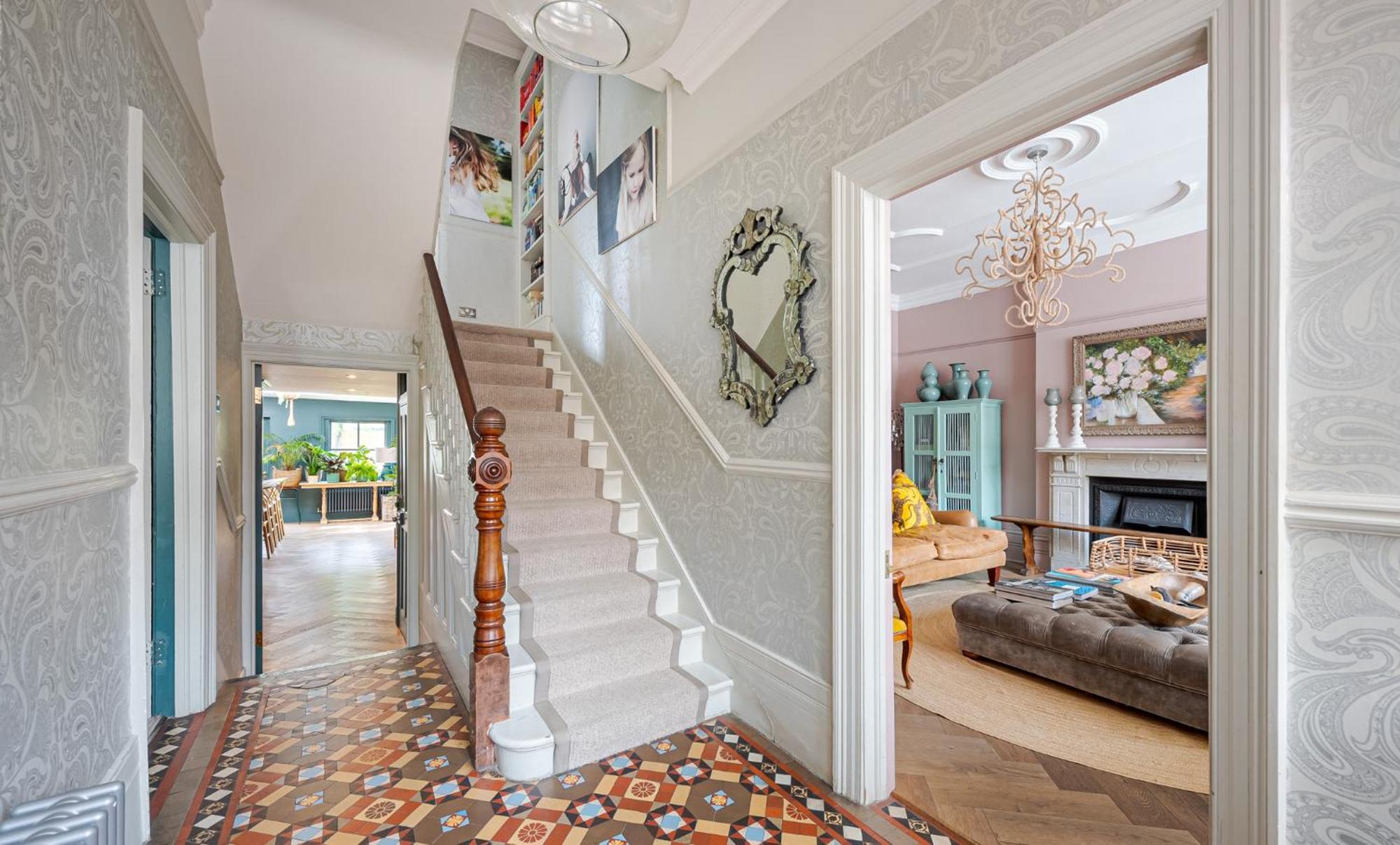 Heaver House - Stunning, Large 5br Nr Tube And Tooting Common Villa