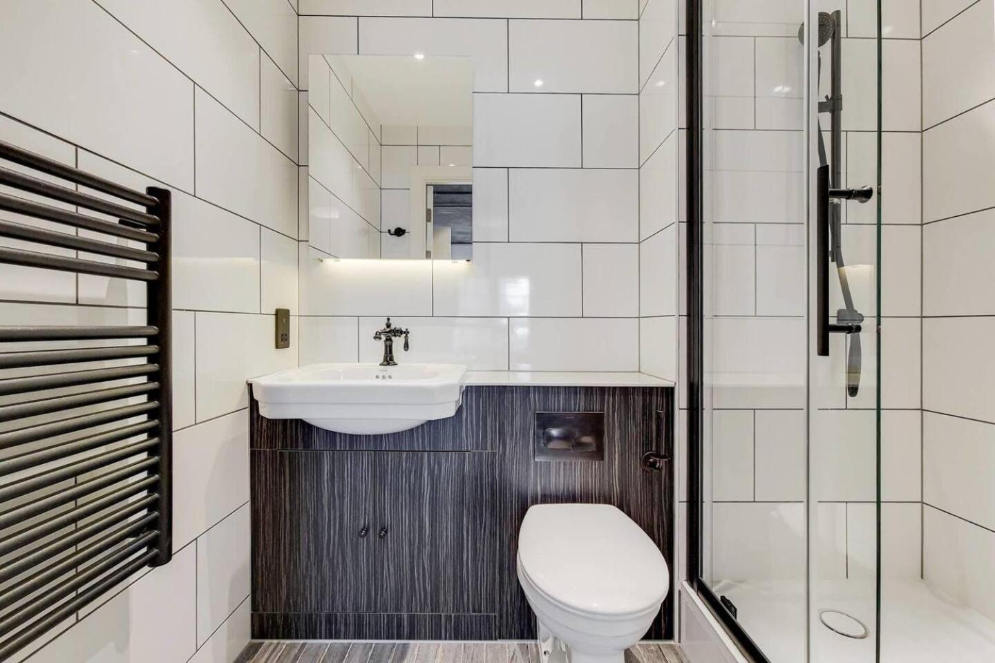 Modern And Chic At Ferrum Near Wembley Park Londres