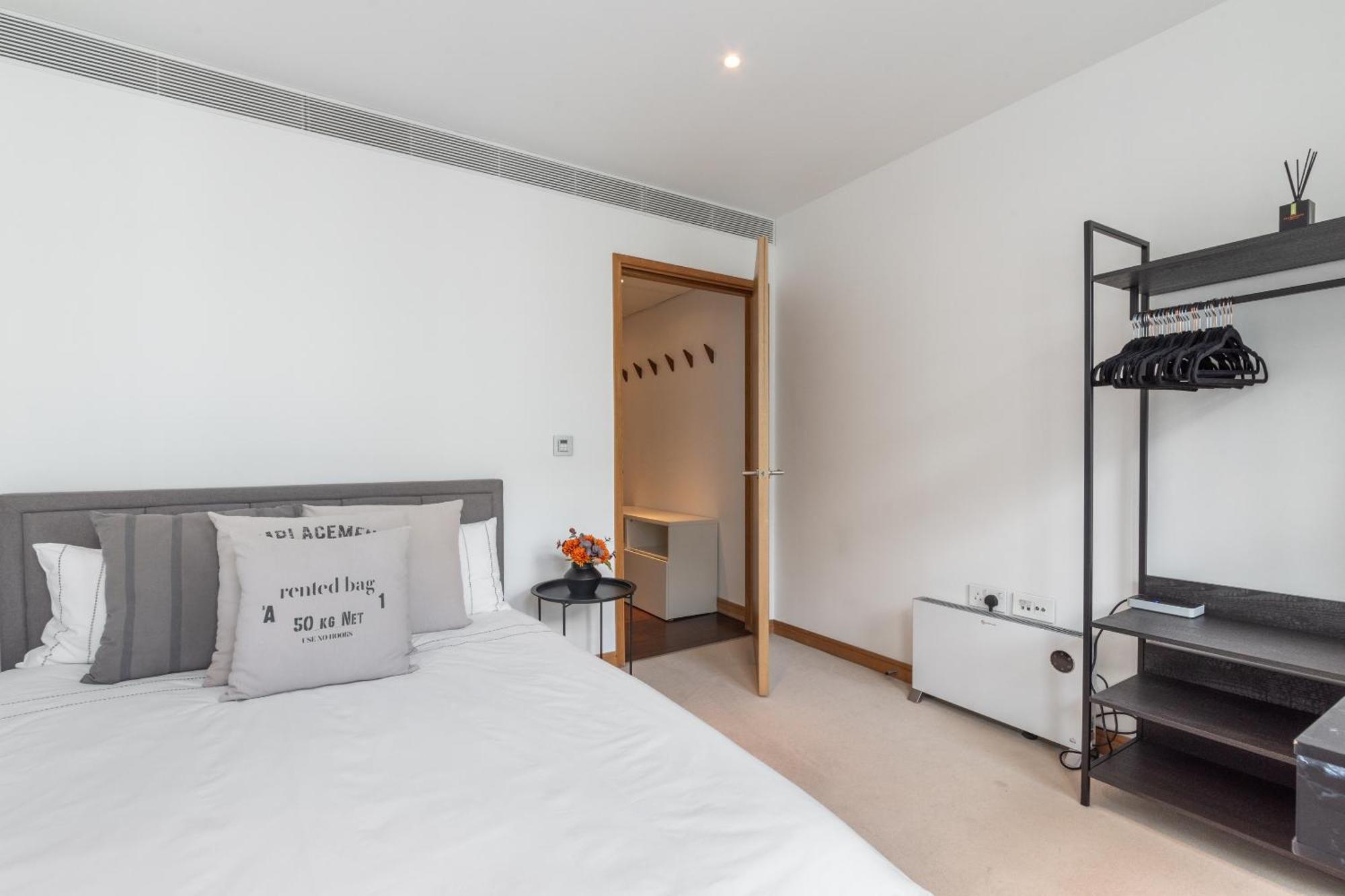 3bed 3bath With 2xbalconies In Appartement