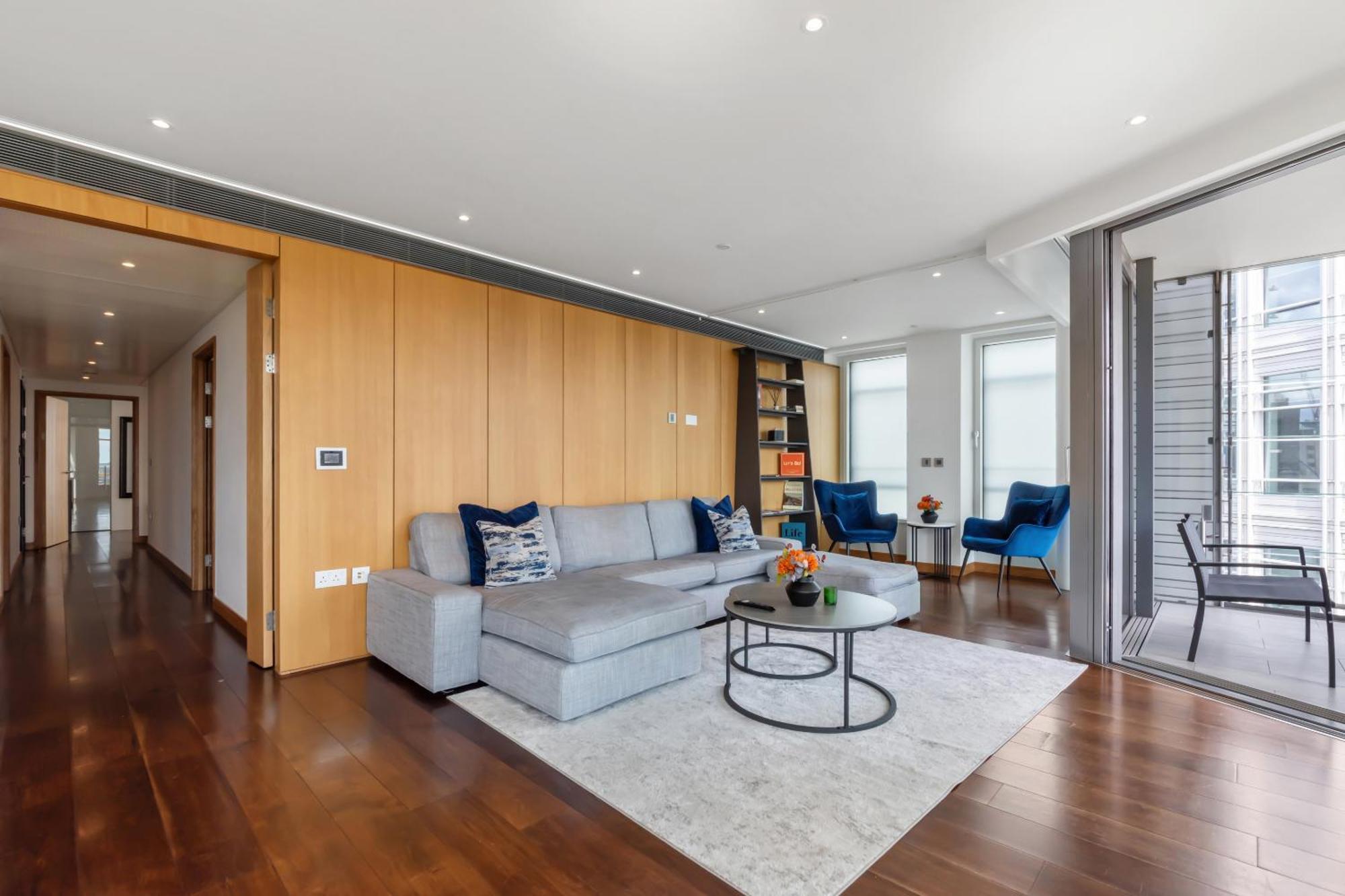 3bed 3bath With 2xbalconies In Appartement
