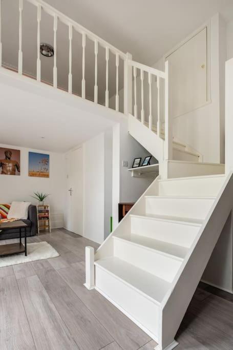 West Oasis - Escape From Chaos Appartement Londen