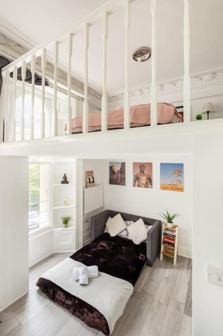 West Oasis - Escape From Chaos Appartement